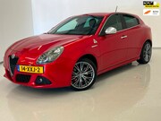 Alfa Romeo Giulietta - 1.4 T Distinctive / Bose / Xenon / Leder / NL-auto