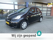 Toyota Aygo - 1.0 VVT-i Now 5Drs Airco Apk 24-08-2027 Stuurbekr