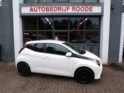 Toyota Aygo - 1.0 VVT-i x-play AIRCO, LED, CAMERA,