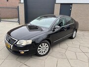 Volkswagen Passat - 1.8 TFSI Comfortline| AUTOMAAT| sterke , stoere sedan met tr