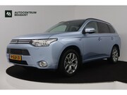 Mitsubishi Outlander - 2.0 PHEV Instyle (PANORAMADAK, TREKHAAK, STOELVERWARMING, NA