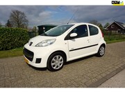 Peugeot 107 - 1.0-12V Millesim 200 AIRCO
