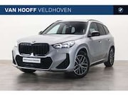 BMW X1 - sDrive18i M Sport Automaat / Trekhaak / Panoramada