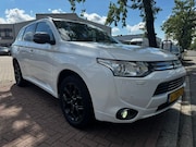 Mitsubishi Outlander - 2.0 PHEV Instyle 4x4 Automaat Airco/ECC, Navi, Camera, Leder