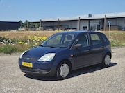Ford Fiesta - 1.3 Ambiente 5 deurs / VASTE PRIJS