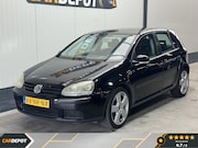 Volkswagen Golf - 1.6 FSI Trendline