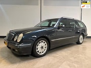 Mercedes-Benz E-klasse - 200 K. Automaat I Trekhaak I volle opties