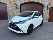 Toyota Aygo - 1.0 VVT-i x-play Airco/Automaat/Achteruitrijcamera/5 Deurs/E
