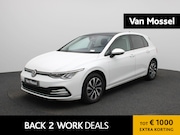 Volkswagen Golf - 1.0 eTSI Life | Automaat | Panorama dak | Virtual cockpit | 
