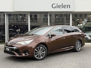 Toyota Avensis - 1.8 VVT-i Lease Pro | 2e eigenaar, Trekhaak, Navigatie, LED,