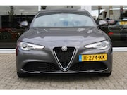 Alfa Romeo Giulia - 2.0T Super | Veloce interieur | Stuur\stoel verwarming | Xen