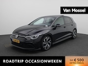 Volkswagen Golf - 1.5 eTSI R-Line | IQ-LIGHT | PANORAMADAK | NAVIGATIE | SFEER