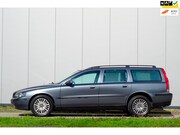 Volvo V70 - 2.5 T AWD AUT Titanium 2.5t | 7 Zitter | DAK | NL