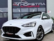 Ford Focus - 1.0 EcoBoost ST Line Automaat Pano Camera Winterpack