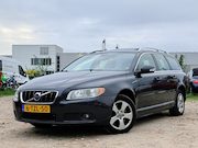 Volvo V70 - 2.4 D5 Kinetic/ AUTOMAAT/ RIJDT TOP