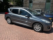 Peugeot 207 - SW RIJKAAR/APK/HISTORY/PANORAMADAK/TREKHAAK/NAP/AIRCO/5drs//