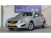 Volvo V60 - 1.6 T3 Momentum Volledig Onderhouden Trekhaak Leer APK 09-20