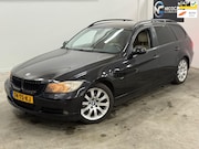 BMW 3-serie - Touring 318i High Executive / AUTOMAAT / MULTIEMEDIA-NAVI /