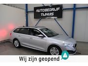 Skoda Octavia - Combi 1.0 e-TSI Ambition - N.A.P. Airco, Navi, Trekhaak, PDC