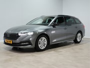 Skoda Octavia - Combi 1.0 e-TSI 110pk DSG sport business / Trekhaak/ Navi /