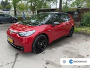 Volkswagen ID.3 - Pure 45 kWh 150 pk | Steunhaak | Apple Carplay | Black Pakke