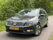 Volkswagen Passat - 1.4 TSI Highline BlueMotion | Cruise + Clima + Navi Nu € 3.5