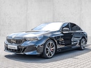 BMW 5-serie - 550e xDrive M-SPORT * LED, LEDER, PANO, TREKH, 20-inch LMV,