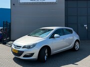 Opel Astra - 1.4 Turbo Business +
