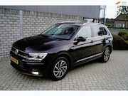 Volkswagen Tiguan - 1.4 TSI ACT Sound Autom Navi Clima Adaptieve Cruise Apple Ca