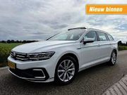 Volkswagen Passat - 1.4 TSI GTE / BUSSINESS / PANO / NETTE STAAT / VOL