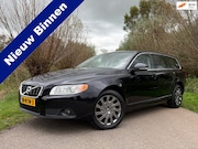 Volvo V70 - 1.6 T4 Limited Edition Automaat / Leder / Navi / 17" Velgen
