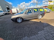 Volkswagen Golf - 1.6-16V Highline