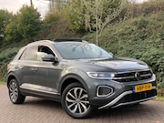 Volkswagen T-Roc - 1.5 TSI Life Business AUTOMAAT PANO 17'' 2024