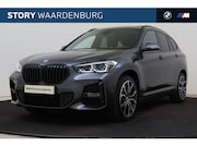BMW X1 - xDrive25e M Sport Automaat / Panoramadak / Sportstoelen / He