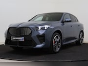 BMW iX2 - eDrive20 M Sport / Panoramadak / Trekhaak / Sportstoelen / A