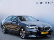 BMW 5-serie - 520i 208 Pk Automaat M-pakket / Leer / Navi / DAB / Apple Ca