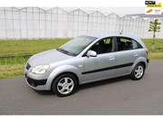 Kia Rio - 1.6 CVVT X-ecutive 5 Drs met Climate control