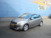 Peugeot 208 - 1.4 VTi Allure, APK tot jan - 2027, Trekhaak