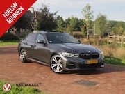 BMW 3-serie - 318i Business Edition | M-Pakket | Panoramadak | Trekhaak |
