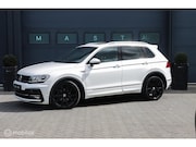 Volkswagen Tiguan - 2.0 TDI R-Line|AUT|PANO|Massage|Apple carplay