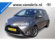 Toyota Yaris - 1.5 Hybrid Premium, Pano, Halfleder, Parkeerhulpcamera, Deal
