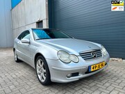 Mercedes-Benz C-klasse - Sportcoupé 200 K. PANO NAVI APK