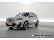 BMW iX1 - eDrive20 67 kWh | Rijklaar! |SOH 100% | Rijklaar! | HUD | Me