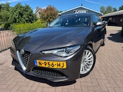Alfa Romeo Giulia - 2.0T Super 200 PK Automaat *Leder*Keyless*Zeer nette auto