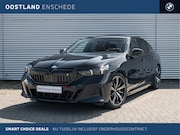 BMW i5 - eDrive40 M Sport / Panoramadak / Trekhaak / Parking Assistan