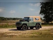 Land Rover Defender - 90 benzine 2.5 gerestaureerd Wegenbelastingvrij