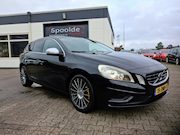 Volvo V60 - 1.6 T3 R-Design/Automaat/Dealer onderhouden