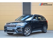 BMW X1 - xDrive20i Executive * Trekhaak * Sportstoelen * Achteruitrij