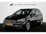 BMW 2-serie Gran Tourer - 216i Business Edition Plus Trekhaak Stoelverwarming Head-Up