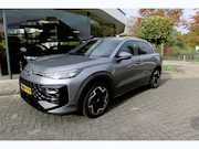 Volkswagen T-Roc - 1.5 eTsi 150PK R-Line First Edition Automaat I All-Season